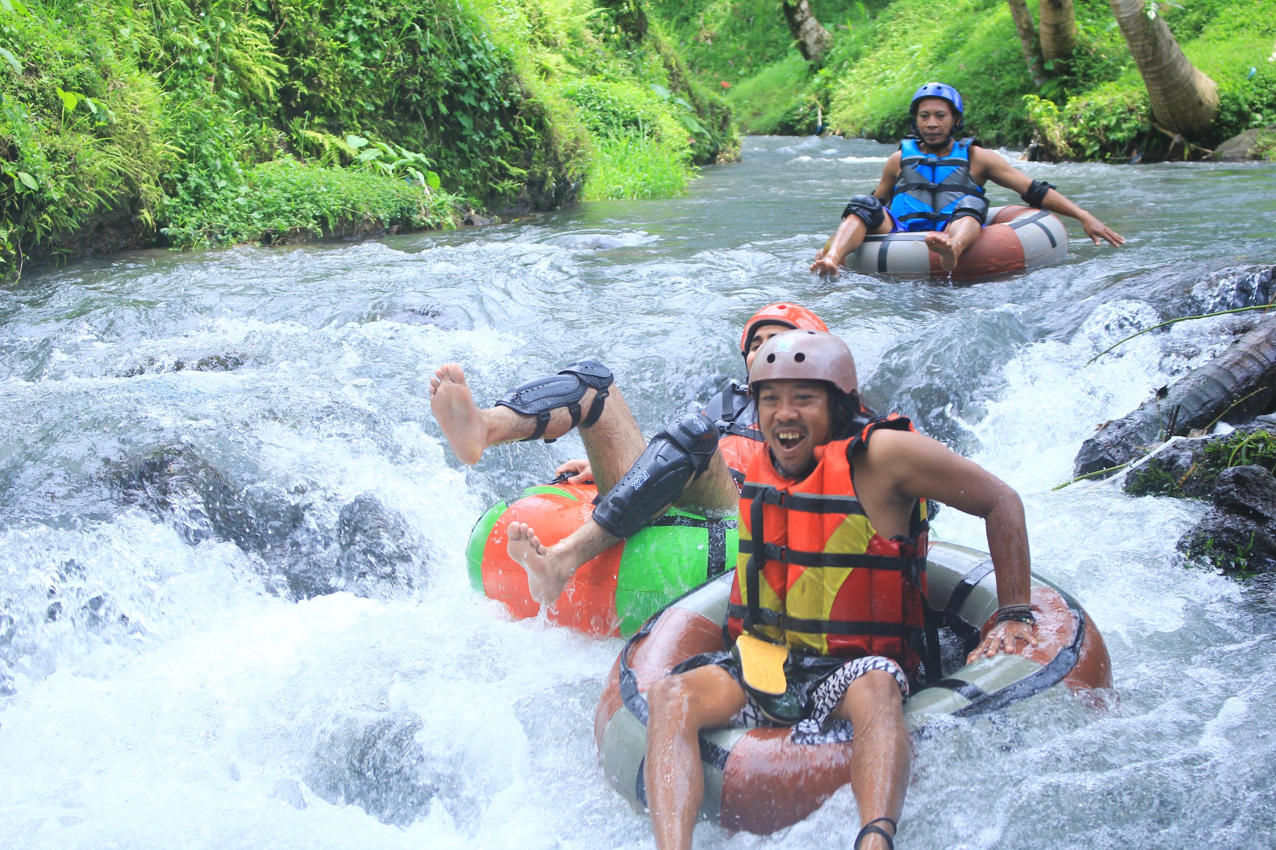 lombok river tubing tour