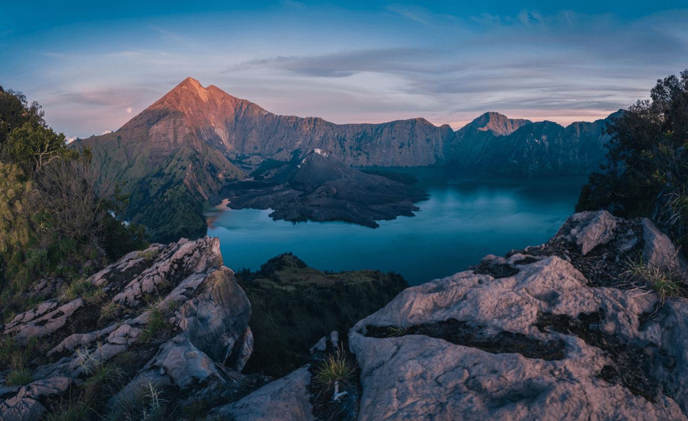 spot photo mout rinjani
