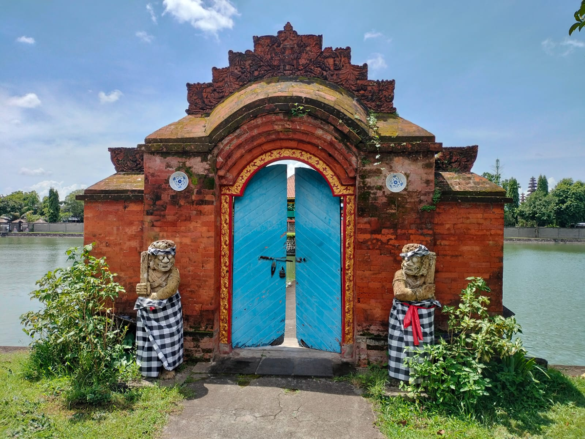 mataram city temple tour