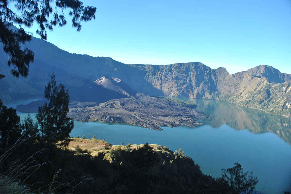 mount rinjani trekking beginner