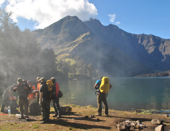 Mount Rinjani Tour Packages