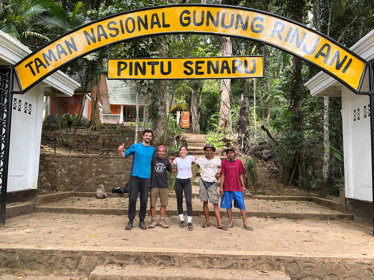 mount rinjani trekking beginner
