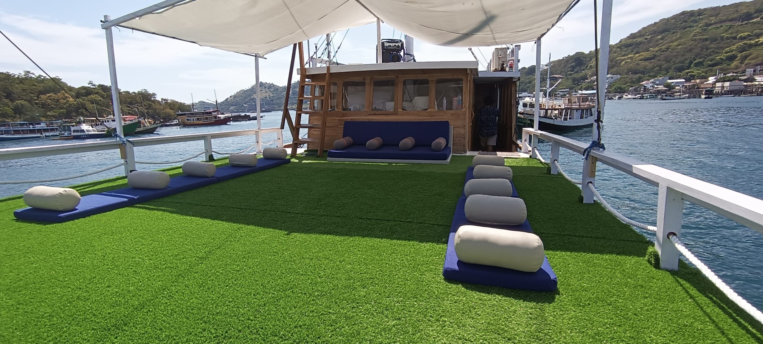 lombok komodo luxury boat