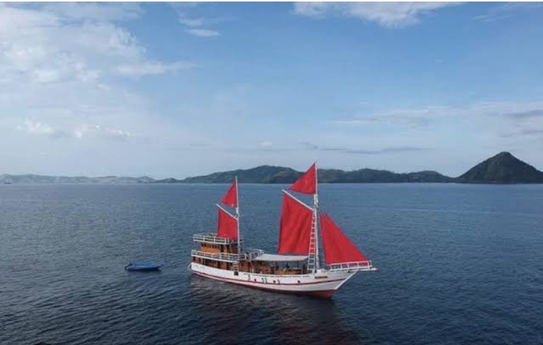 lombok komodo luxury boat