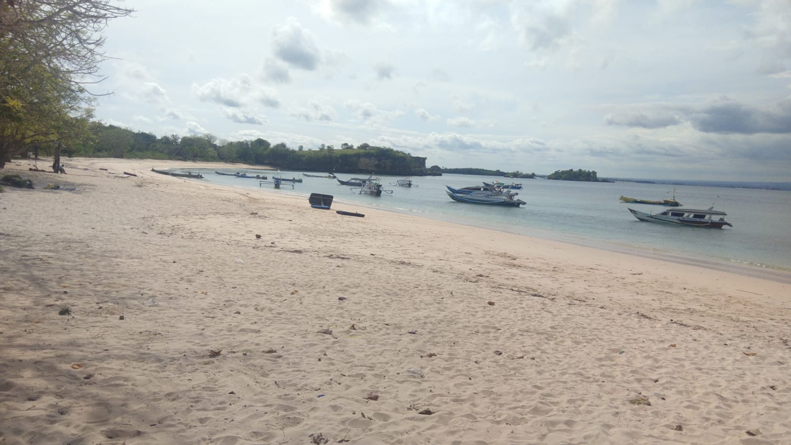 Pink Beach snorkeling, Lombok