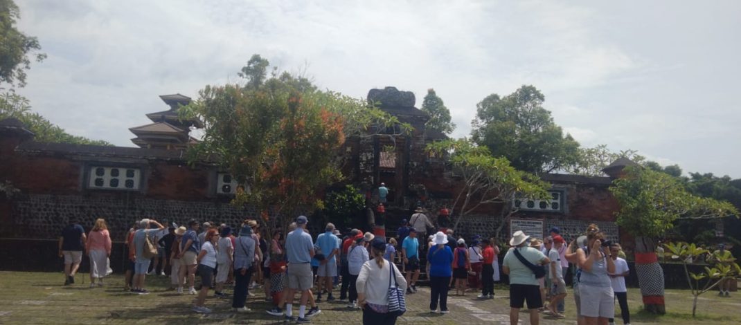 Mataram City Temple Tour