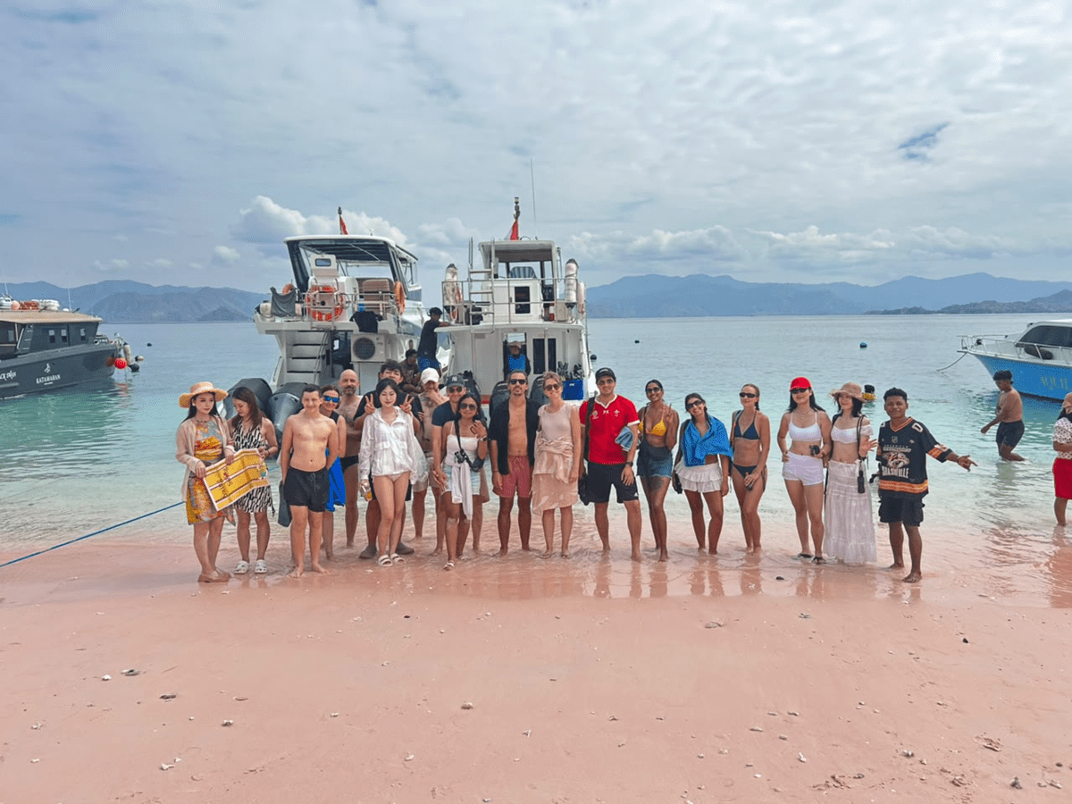 labuan bajo komodo tour